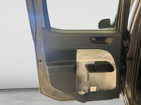Used 2025 Ford Maverick XLT w/ Equipment Group 302A AWD/4WD image 19