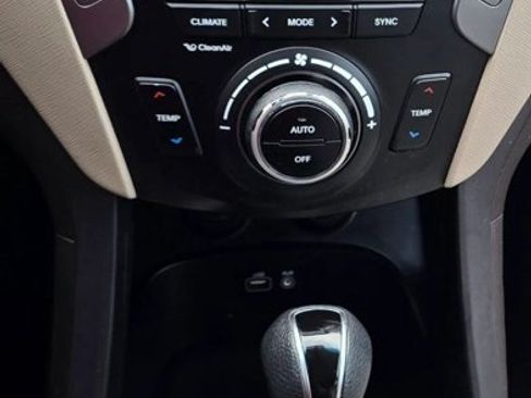 Used 2017 Hyundai Santa Fe Sport FWD image 20