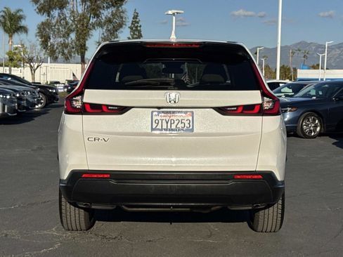 Certified 2025 Honda CR-V EX image 4