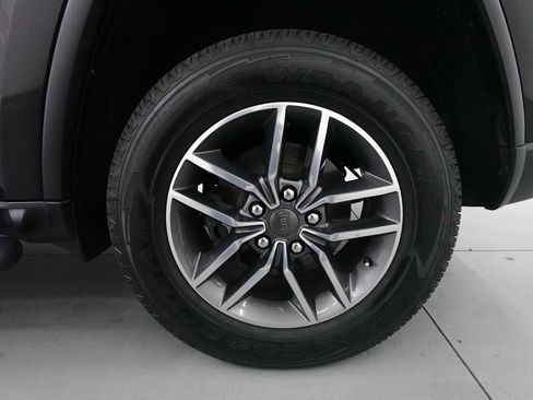 Used 2020 Jeep Grand Cherokee Limited AWD/4WD image 9