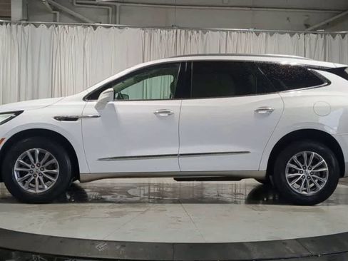 Used 2024 Buick Enclave Essence w/ Sound and Sites Package AWD/4WD image 5