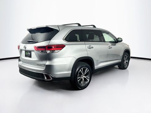 Used 2019 Toyota Highlander LE FWD image 9