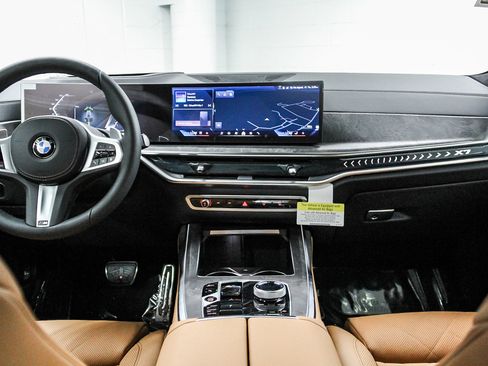 New 2026 BMW X7 xDrive40i w/ M Sport Package image 13