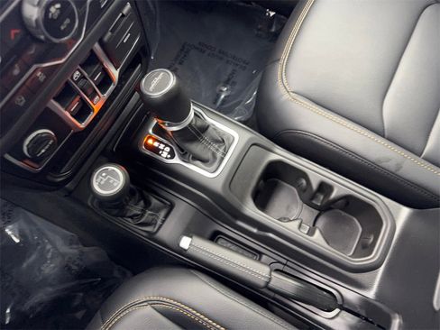 Used 2025 Jeep Gladiator Sport w/ Premium Package image 70