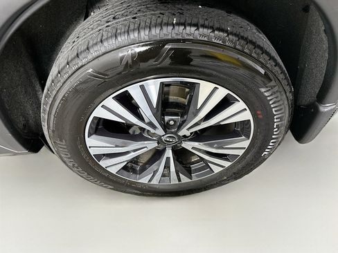 Used 2023 Nissan Rogue SV image 11