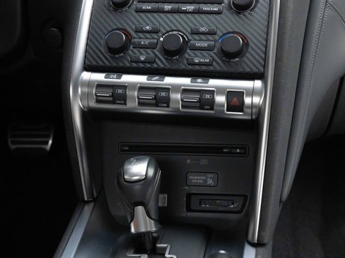 Used 2010 Nissan GT-R Premium AWD/4WD image 40