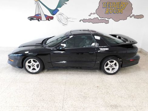 Used 1997 Pontiac Firebird Trans Am RWD image 10