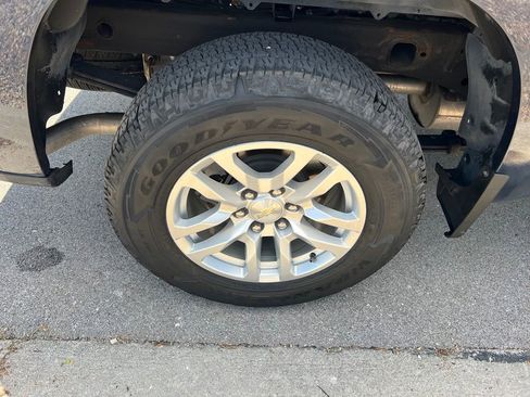 Used 2021 Chevrolet Silverado 1500 LT AWD/4WD image 11