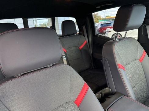 New 2025 Chevrolet Colorado Z71 image 30