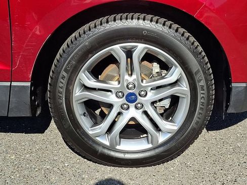 Used 2015 Ford Edge Titanium FWD image 8