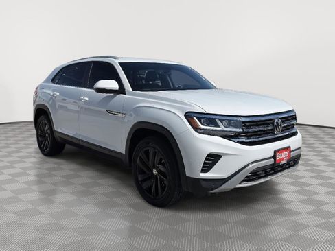 Used 2022 Volkswagen Atlas Cross Sport SE image 3