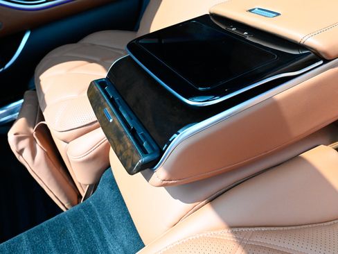 Used 2023 Mercedes-Benz Maybach S 680 4MATIC w/ Manufaktur Leather Package image 47