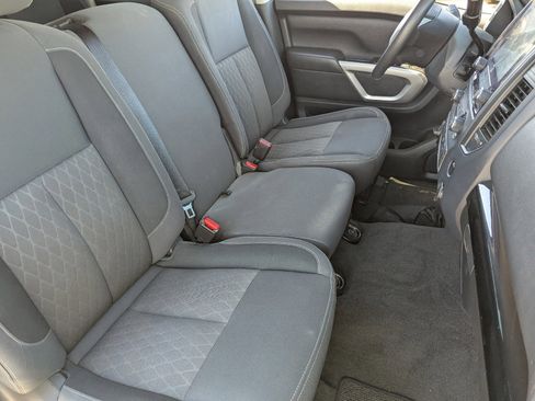 Used 2024 Nissan Titan SV image 11