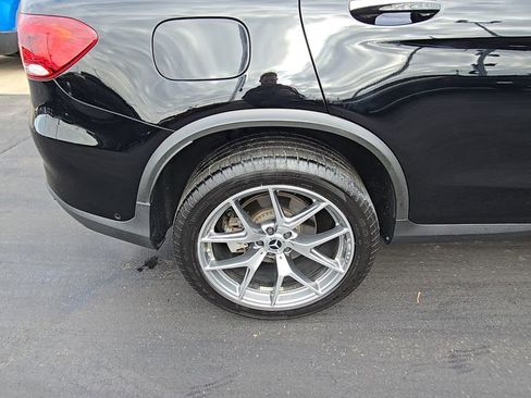 Used 2022 Mercedes-Benz GLC 300 4MATIC image 11