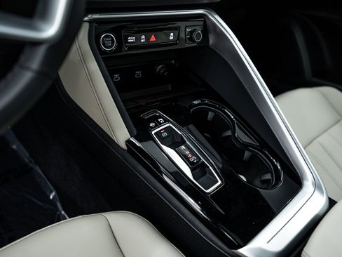 New 2025 Audi Q5 2.0T Premium image 11