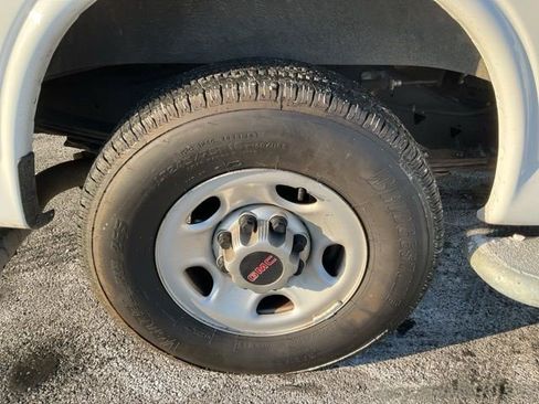 Certified 2024 GMC Savana 2500 w/ Driver Convenience Package image 12