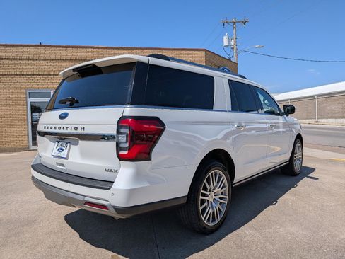 Used 2023 Ford Expedition Max Limited AWD/4WD image 6