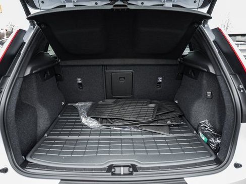 New 2026 Volvo XC40 B5 Plus w/ Protection Package Premier image 9