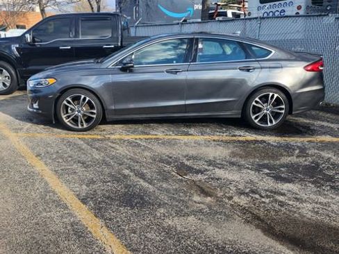Used 2020 Ford Fusion Titanium image 9