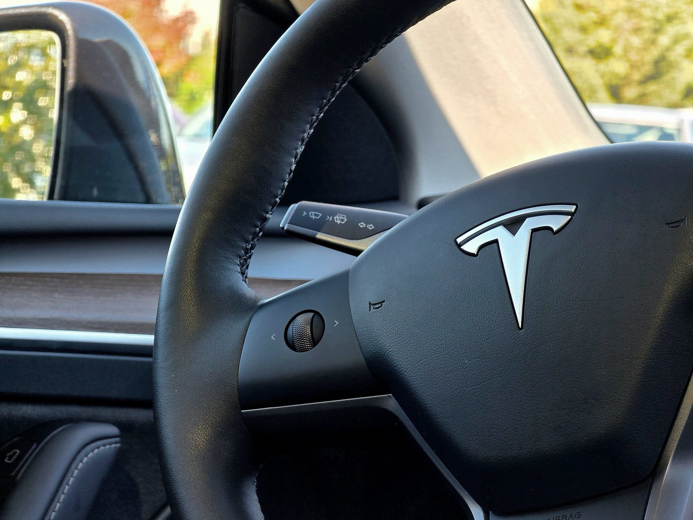 Used 2024 Tesla Model Y Long Range AWD/4WD image 22