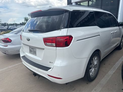 Used 2015 Kia Sedona EX w/ EX Premium Package FWD image 4