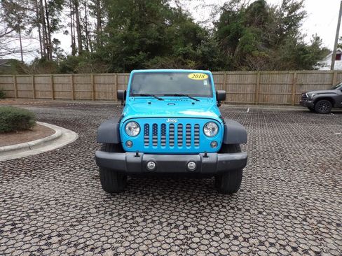 Used 2018 Jeep Wrangler Unlimited Sport S image 2