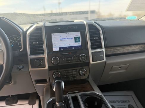 Used 2019 Ford F150 Lariat image 9