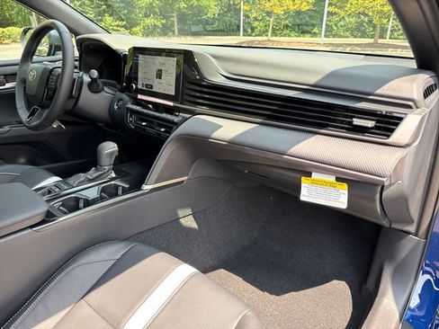 Used 2026 Toyota Camry SE FWD image 26