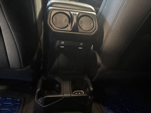 Used 2020 Jeep Wrangler Unlimited Sport image 17