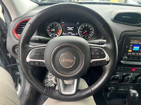 Used 2016 Jeep Renegade Trailhawk w/ Premium Trailhawk Package AWD/4WD image 18
