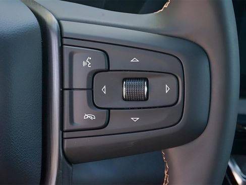 Used 2025 GMC Sierra 2500 AT4 w/ AT4 Premium Plus Package image 11