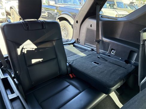 Used 2025 Ford Explorer ST-Line w/ Premium Package image 29