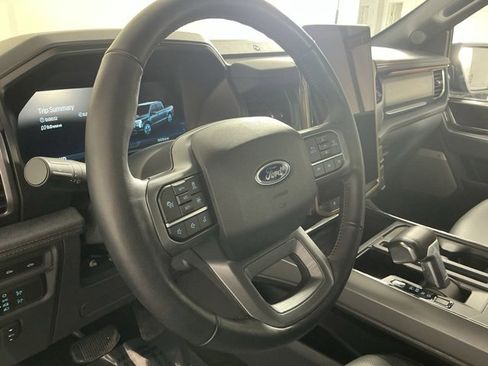 Used 2022 Ford F150 Lightning Lariat image 31