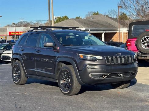 Used 2020 Jeep Cherokee Trailhawk image 1