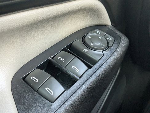 Used 2019 Chevrolet Equinox LT image 20