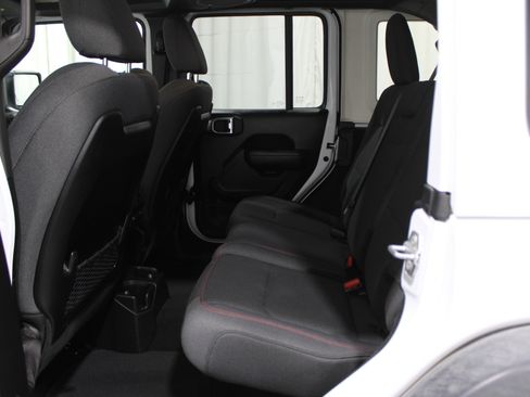 Used 2025 Jeep Wrangler Unlimited Rubicon image 24