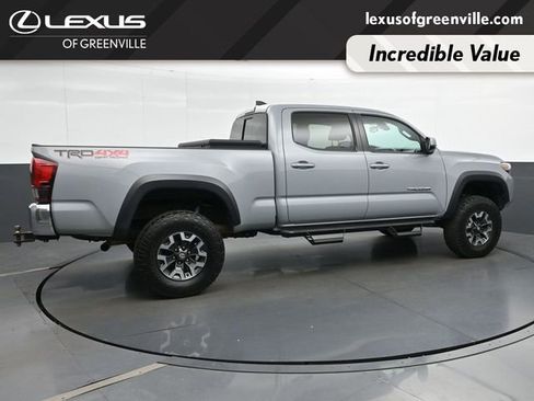 Used 2019 Toyota Tacoma TRD Off-Road AWD/4WD image 8