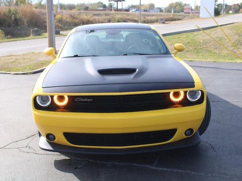 Used 2018 Dodge Challenger T/A image 11
