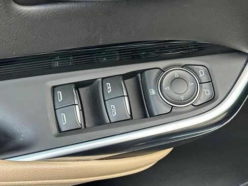 Certified 2024 Cadillac XT4 Luxury image 8