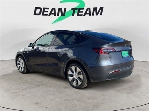 Used 2021 Tesla Model Y Long Range image 7