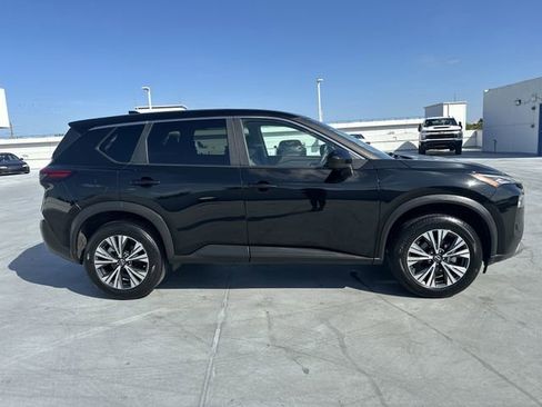 Used 2023 Nissan Rogue SV image 31