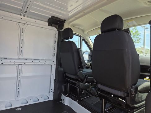 New 2026 RAM ProMaster 1500 w/ Convenience Group FWD image 7