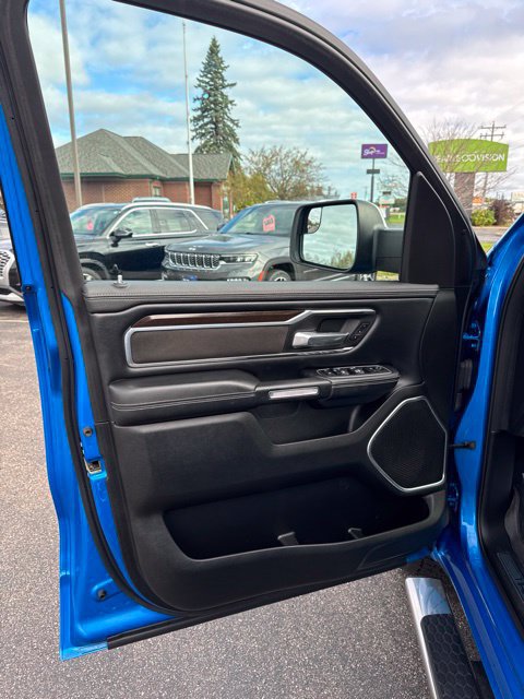 Used 2022 RAM 1500 Laramie AWD/4WD image 12