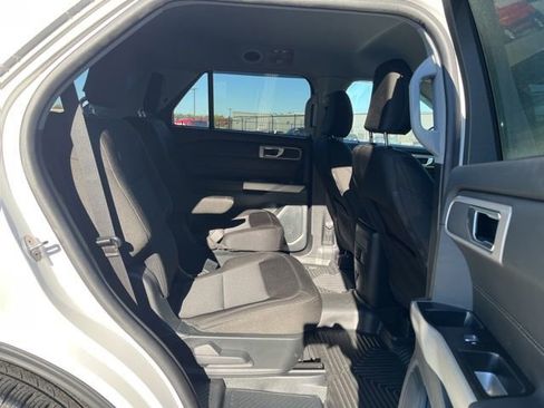 Certified 2023 Ford Explorer XLT image 10