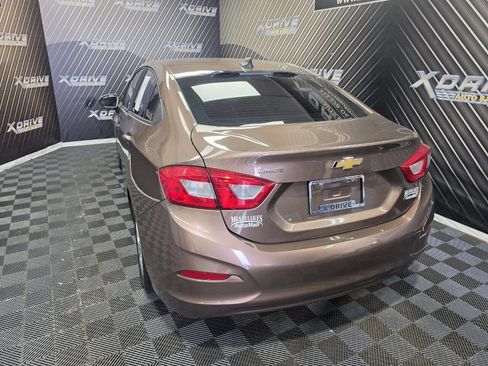 Used 2019 Chevrolet Cruze LS FWD image 8