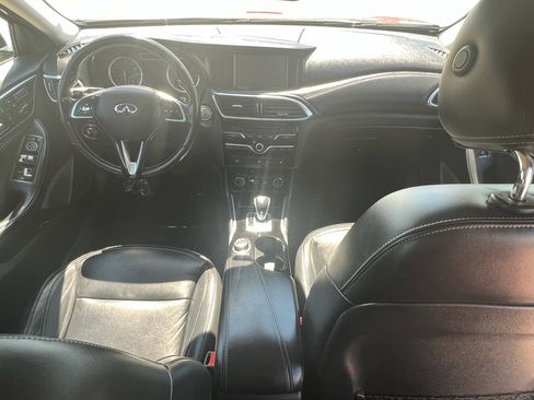 Used 2018 INFINITI QX30 w/ Cargo Package FWD image 12