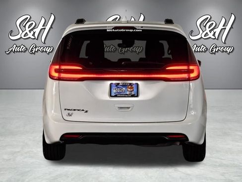 Used 2022 Chrysler Pacifica Touring-L w/ S Appearance Package image 21