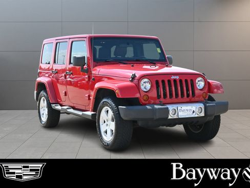 Used 2012 Jeep Wrangler Unlimited Sahara w/ Dual Top Group AWD/4WD image 4