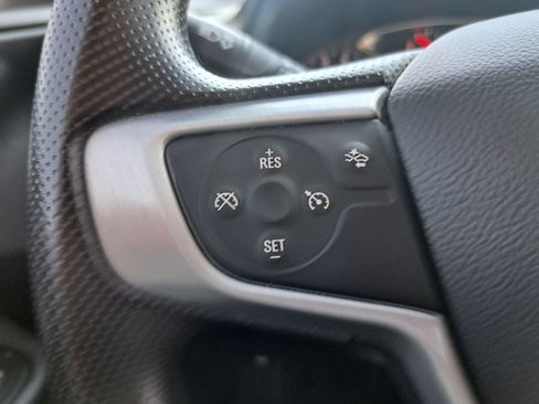 Used 2023 GMC Terrain SLE w/ Driver Convenience Package image 14