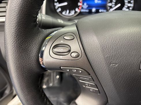 Used 2024 Nissan Murano SL image 14